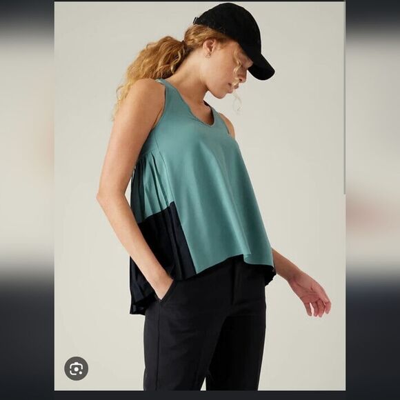 NWT Athleta Swing Forward Pleated Tank - Picture 4 of 8